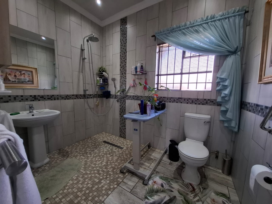 4 Bedroom Property for Sale in Park West Free State